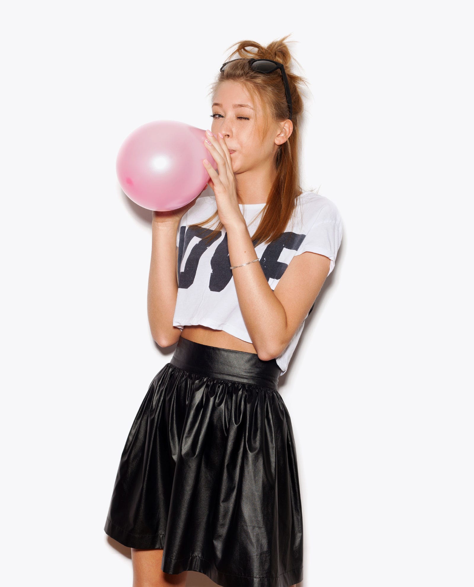 The Short Cheeky Rascals Love Tee In Black & White - Imagem 3